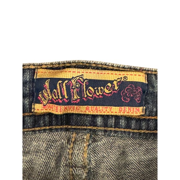 Wallflower Denim Shorts Womens Size 11 Frayed Hem Distressed Style Blue - Picture 2 of 4